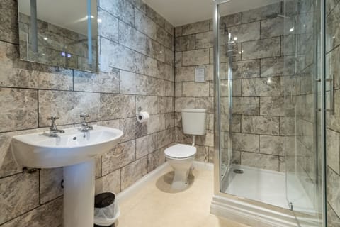 Deluxe Double Room, Ensuite | Bathroom