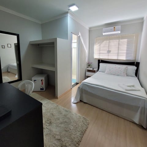 Classic Double Room | Hypo-allergenic bedding, iron/ironing board, free WiFi, bed sheets