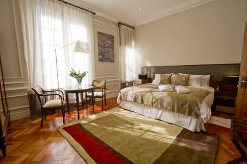 Suite | Premium bedding, down comforters, pillowtop beds, minibar