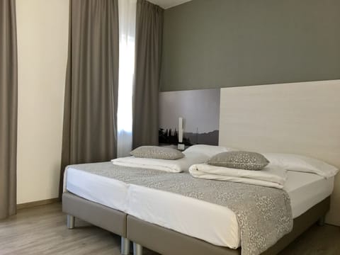 Design Double Room, Lake View | In-room safe, desk, soundproofing, free WiFi