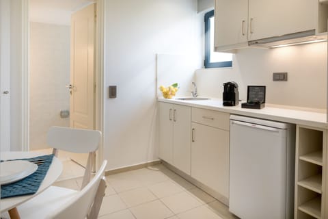 Superior Studio, Balcony (with Front View) | Private kitchenette | Fridge, stovetop, coffee/tea maker, electric kettle