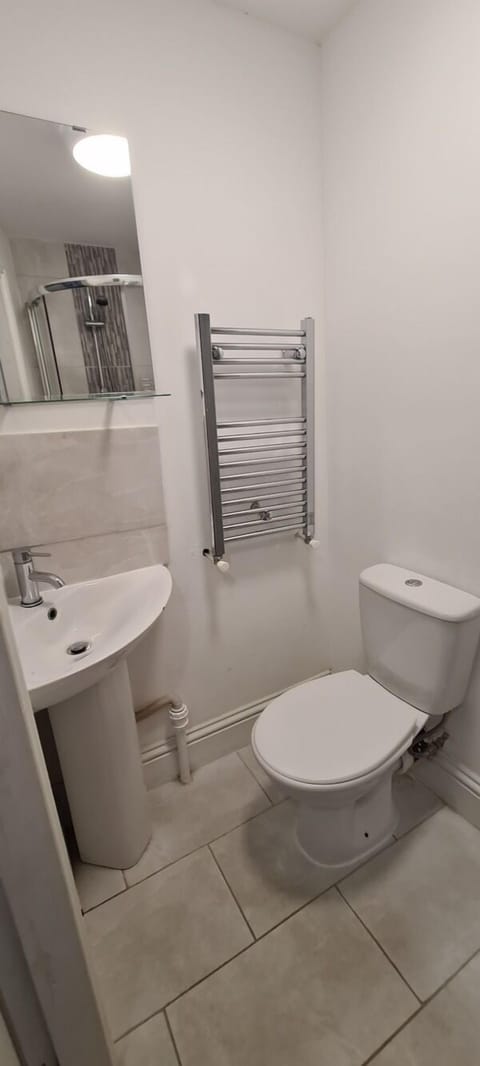 Standard Double Room, Ensuite | Bathroom