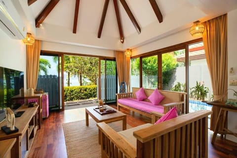 One Bedroom Beachfront Pool Villa | In-room safe, desk, blackout drapes, soundproofing