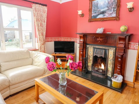 Cottage | Interior