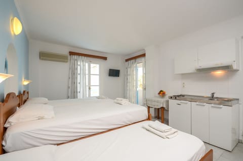 Comfort Studio | In-room safe, soundproofing, iron/ironing board, free WiFi