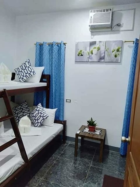 Comfort Triple Room | Individually decorated, free WiFi, bed sheets