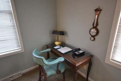 1 bedroom, individually decorated, individually furnished, desk