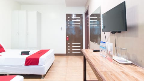 Twin Room | Desk, free WiFi