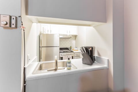 Studio | Private kitchen | Full-size fridge, microwave, oven, stovetop