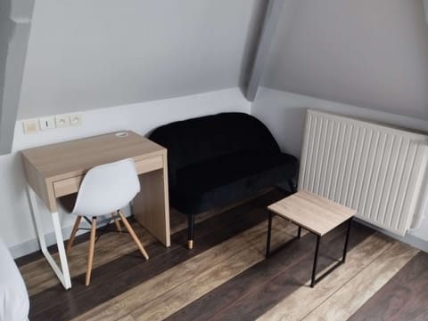 Standard Triple Room | Desk, iron/ironing board, bed sheets