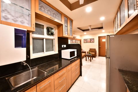 Classic Room, 1 Bedroom (1 BHK) | Private kitchen | Fridge, microwave, oven, dishwasher