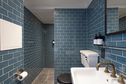 Large Double Room | Bathroom | Shower, free toiletries, hair dryer, towels