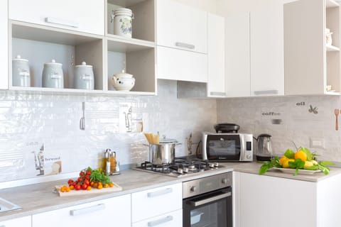 Apartment, 2 Bedrooms | Private kitchenette