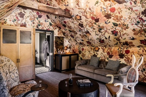 Loft (Owner's) | Premium bedding, down comforters, free minibar items, in-room safe