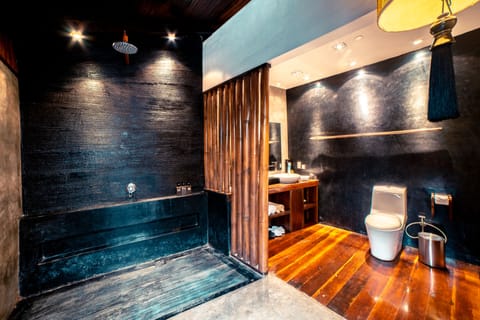 The Loft | Bathroom | Shower, rainfall showerhead, free toiletries, hair dryer