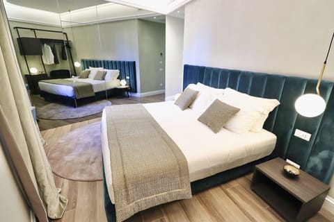 Deluxe Double Room | Premium bedding, minibar, in-room safe, desk