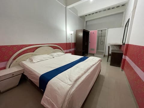 Suite Room with AC | Free WiFi, bed sheets