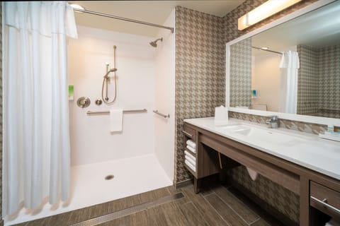 Studio, 2 Queen Beds, Accessible (Mobility & Hearing, Roll-in Shower) | Bathroom shower