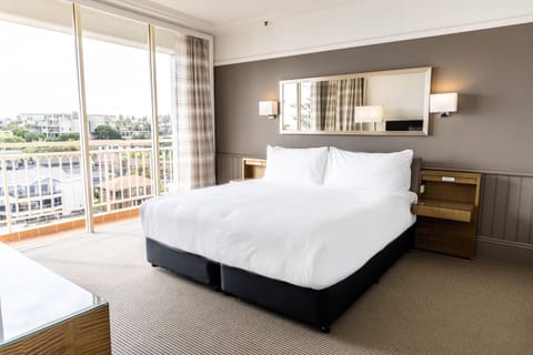 Suite, 2 Bedrooms, Ocean View | Premium bedding, in-room safe, desk, blackout drapes