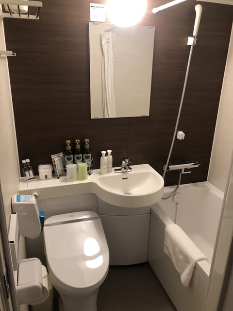 Double Room (Small) | Bathroom | Combined shower/tub, deep soaking tub, free toiletries, hair dryer