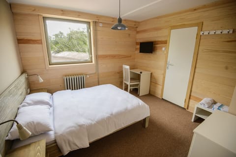 Double Room, Private Bathroom | Desk, iron/ironing board, free WiFi, bed sheets