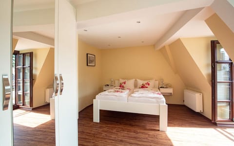 Standard Double Room | Minibar, in-room safe, free WiFi, bed sheets