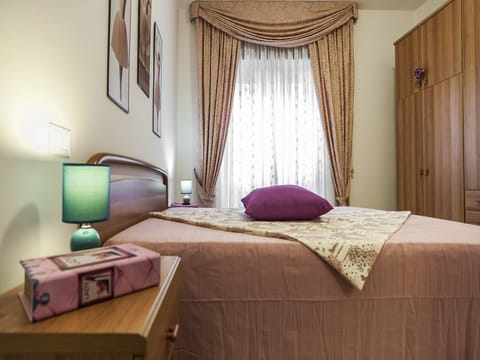 Apartment, 3 Bedrooms | Premium bedding, free WiFi, bed sheets