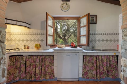 Villa, 2 Bedrooms, Private Pool, Garden View | Private kitchen | Full-size fridge, microwave, oven, stovetop