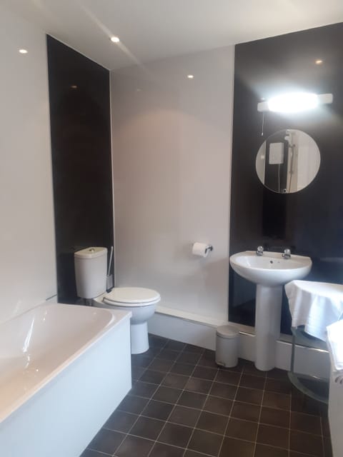 Double or Twin Room, Ensuite | Bathroom