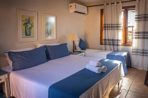 Minibar, iron/ironing board, free WiFi, bed sheets