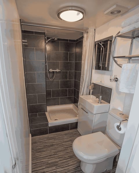 Double Room, Ensuite, Sea View | Bathroom | Shower, towels