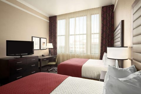 1 bedroom, premium bedding, pillowtop beds, in-room safe