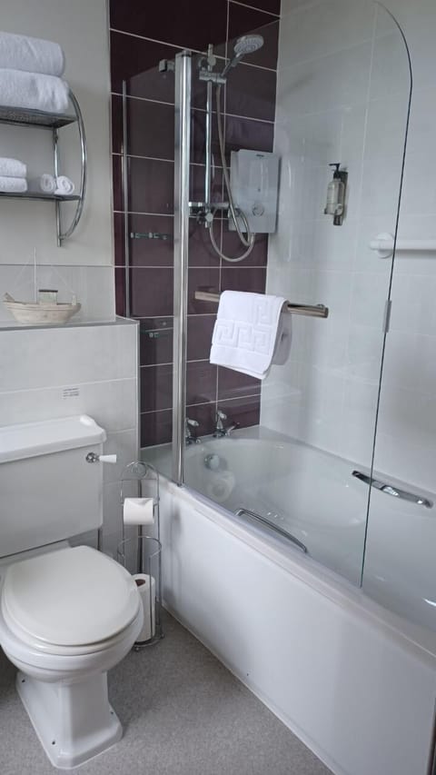 Superior Suite, Ensuite (Room 2 ) | Bathroom