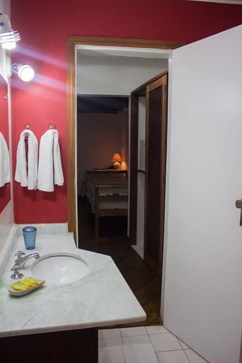 Triple Room | Bathroom | Shower, free toiletries, towels