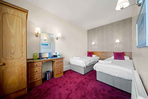 Standard Twin Room | Iron/ironing board, free WiFi, bed sheets