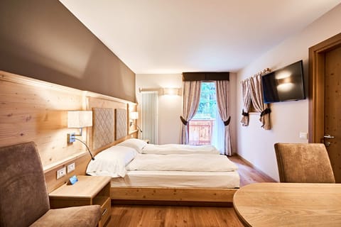 Superior Double Room | Minibar, in-room safe, desk, free WiFi