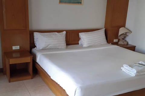 Deluxe Double Room | Desk, free WiFi