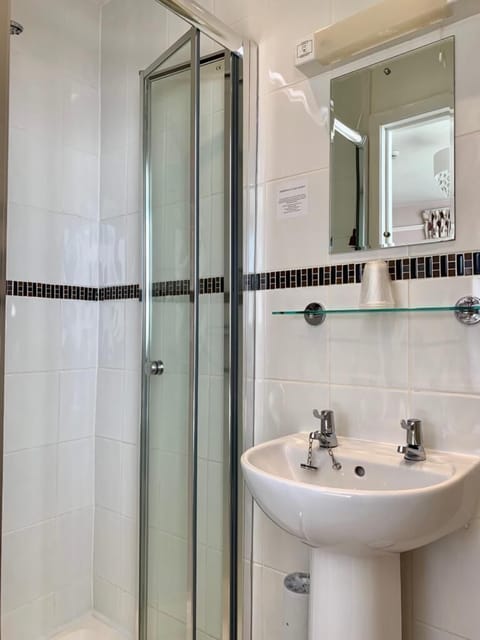 Superior Double Room (Elberry) | Desk, free WiFi, bed sheets