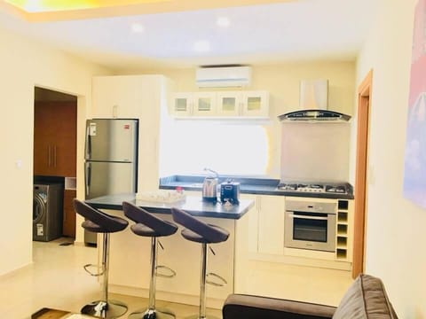 Apartment, 2 Bedrooms | Private kitchen | Full-size fridge, microwave, oven, stovetop