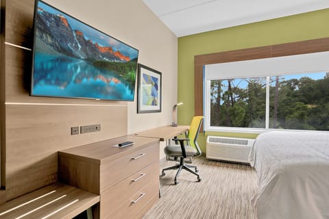 In-room safe, desk, laptop workspace, soundproofing