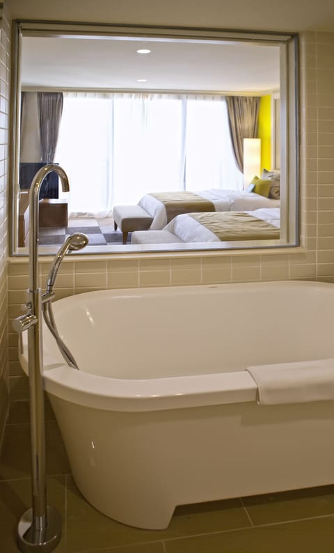 New Ocean Suite, Ocean View, Beach Tower | Deep soaking bathtub