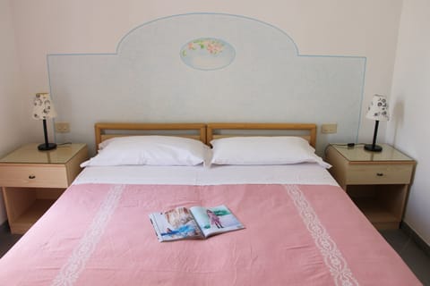 Comfort Double or Twin Room, Balcony | In-room safe, desk, free WiFi, bed sheets