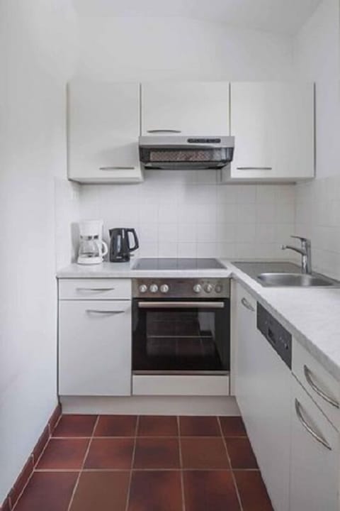 Basic Chalet, 2 Bedrooms, Mountain View | Private kitchen | Fridge, oven, dishwasher, cookware/dishes/utensils