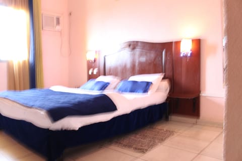 Double Room, Bathtub | Individually furnished, free WiFi