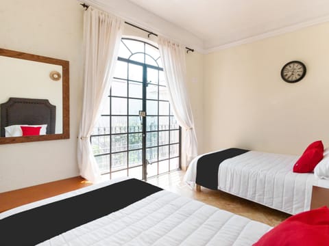 Standard Triple Room | Soundproofing, bed sheets