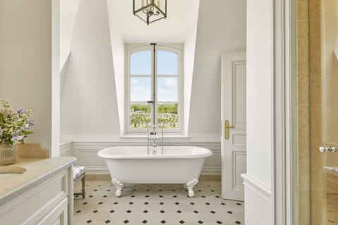 Suite (Madame de Staël) | Bathroom