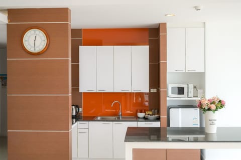 Two Bedrooms Panoramic Sea View | Private kitchenette | Fridge, microwave