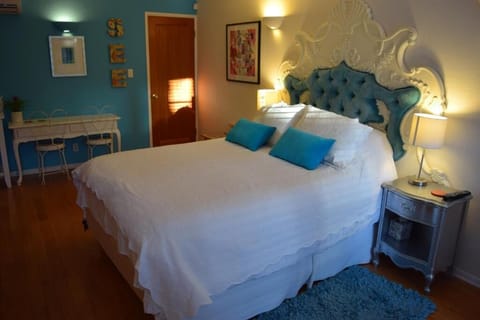 Premier Double Room | Individually decorated, individually furnished, desk, iron/ironing board