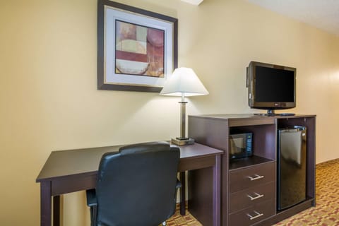 In-room safe, desk, iron/ironing board, free WiFi