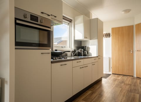 Velthorst 6 | Private kitchen | Full-size fridge, microwave, stovetop, coffee/tea maker